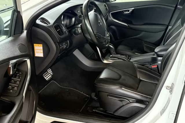 Volvo V40 (2019) thumbnail 5
