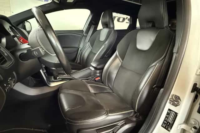 Volvo V40 (2019) thumbnail 6