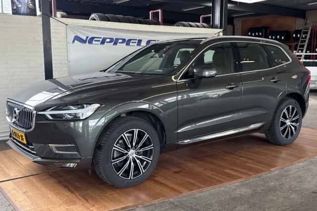 Volvo XC60 (2021) thumbnail 1