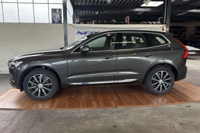 Volvo XC60 (2021) thumbnail 2