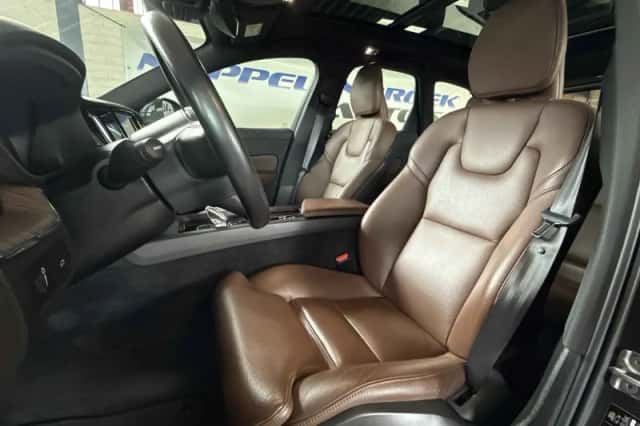 Volvo XC60 (2021) thumbnail 6