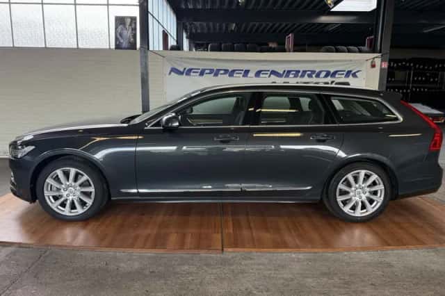 Volvo V90 (2020) thumbnail 2