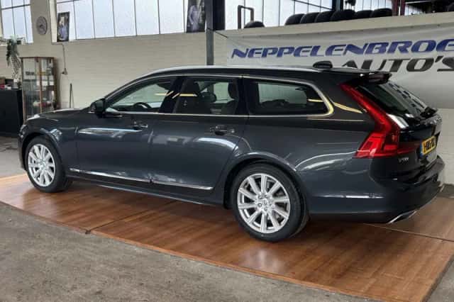 Volvo V90 (2020) thumbnail 3