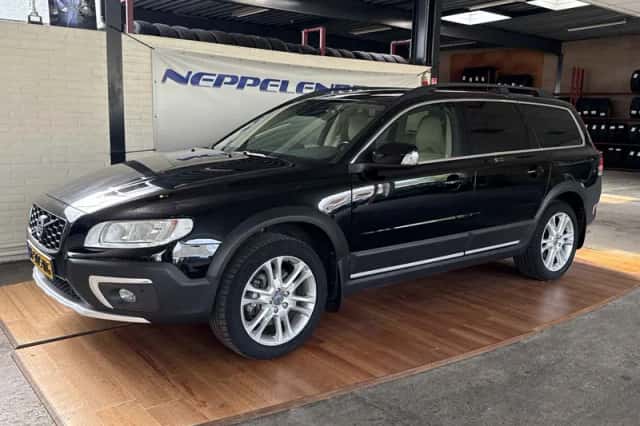 Volvo XC70 (2016) thumbnail 1