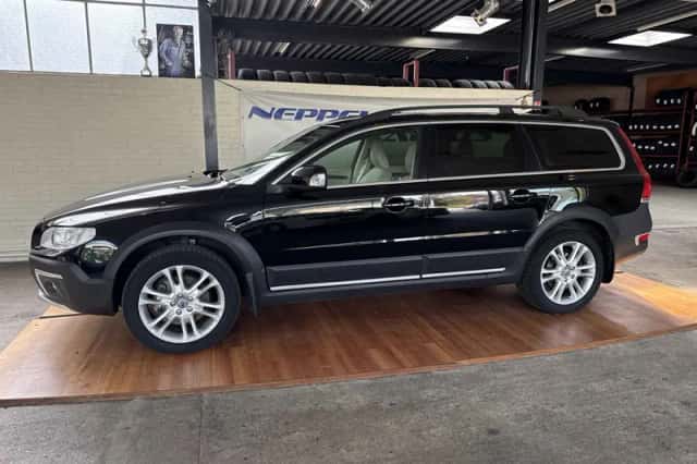 Volvo XC70 (2016) thumbnail 2