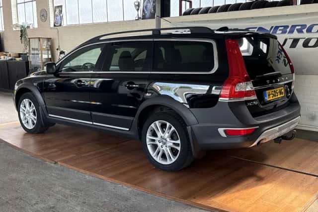 Volvo XC70 (2016) thumbnail 3