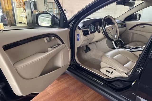 Volvo XC70 (2016) thumbnail 5