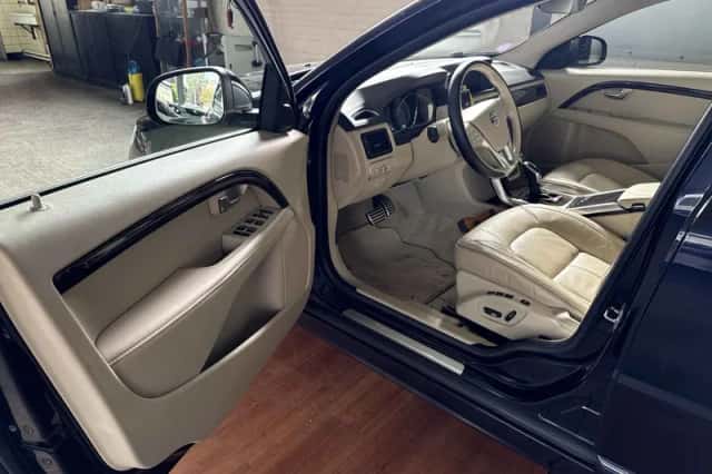 Volvo V70 (2016) thumbnail 6