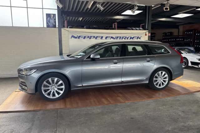 Volvo V90 (2017) thumbnail 2