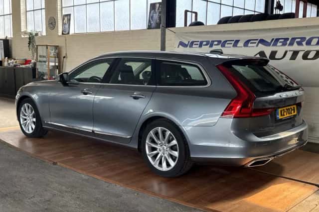 Volvo V90 (2017) thumbnail 3