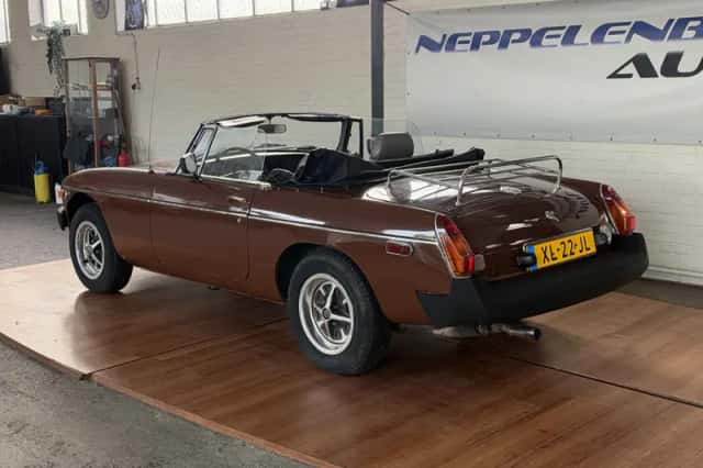 MG MGB (1978) thumbnail 3