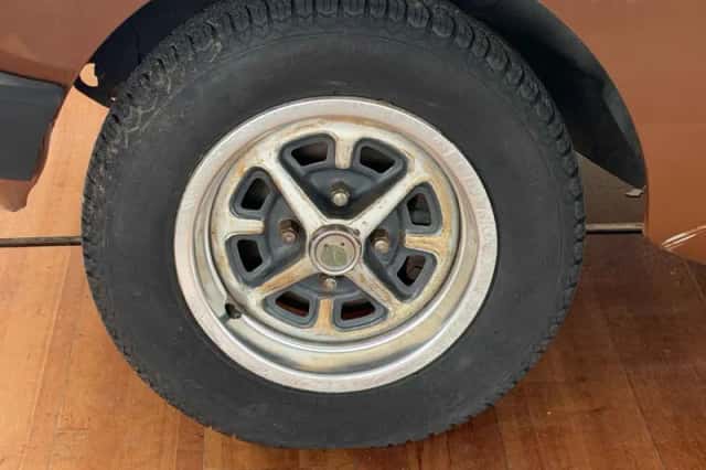 MG MGB (1978) thumbnail 4