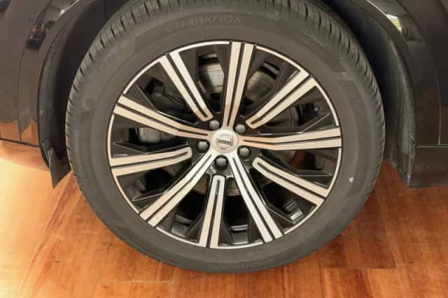 Volvo XC90 (2021) thumbnail 4