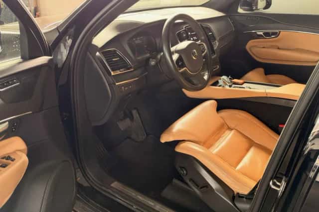 Volvo XC90 (2021) thumbnail 5