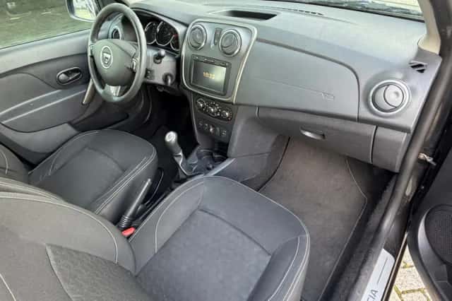 Dacia Sandero (2013) thumbnail 4