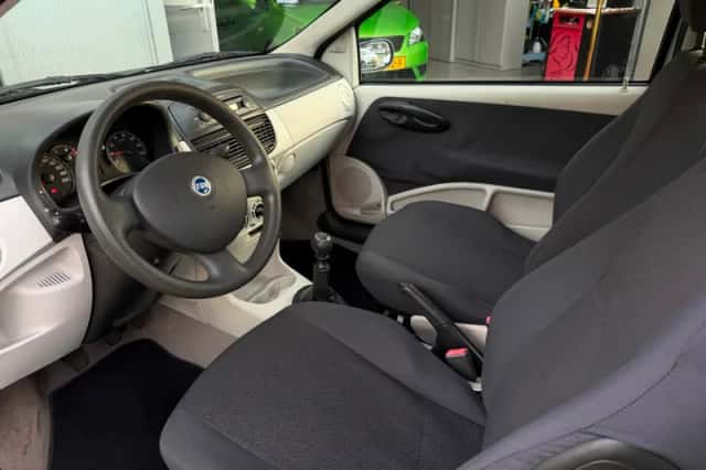 Fiat Punto (2003) thumbnail 6