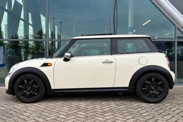 MINI One (2011) thumbnail 5