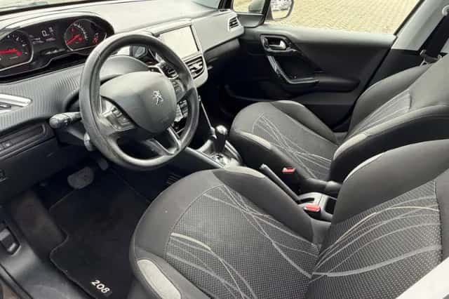 Peugeot 208 (2013) thumbnail 3