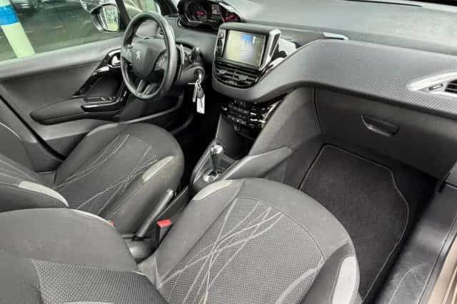 Peugeot 208 (2013) thumbnail 4
