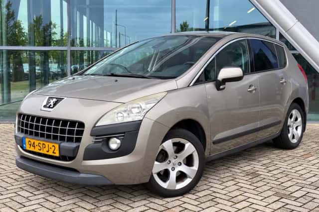 Peugeot 3008 (2011) thumbnail 1