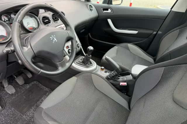 Peugeot 308 (2009) thumbnail 3