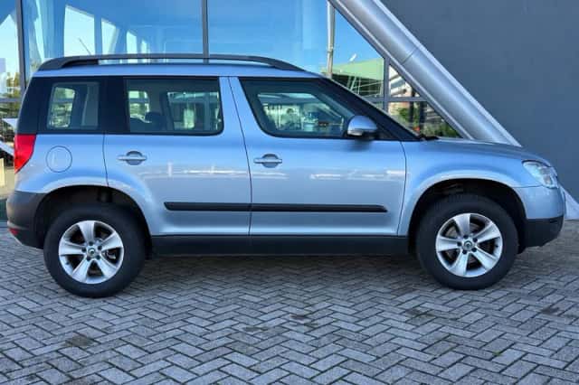 Škoda Yeti (2010) thumbnail 2