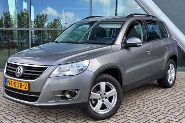 Volkswagen Tiguan (2008) thumbnail 1