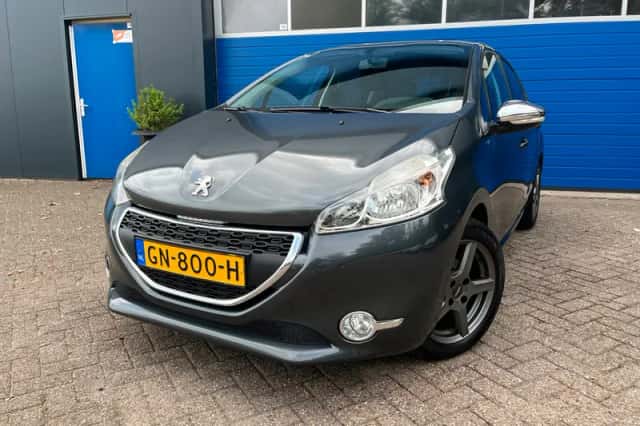 Peugeot 208 (2015) thumbnail 2