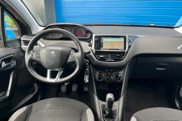 Peugeot 208 (2015) thumbnail 6