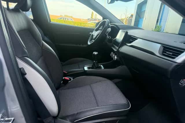 Renault Captur (2022) thumbnail 5