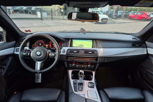 BMW 5-Serie (2017) thumbnail 2