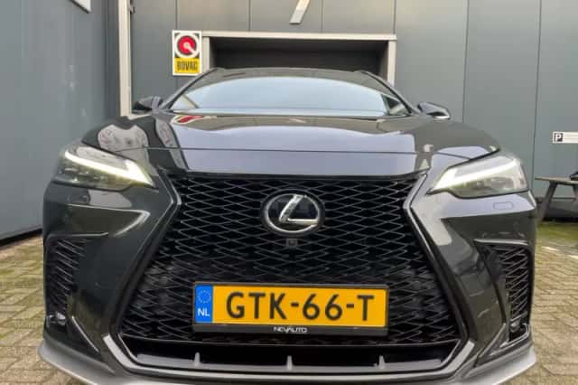 Lexus NX (2022) thumbnail 5