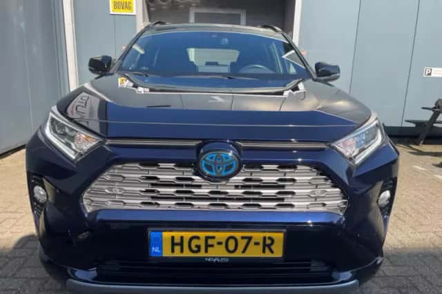 Toyota RAV4 (2019) thumbnail 3