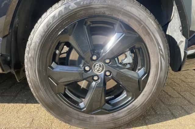 Toyota RAV4 (2019) thumbnail 6