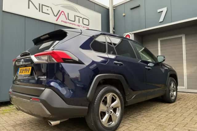 Toyota RAV4 (2019) thumbnail 3