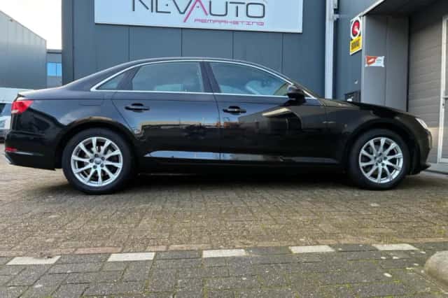 Audi A4 (2020) thumbnail 6