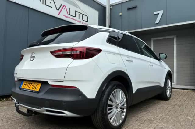 Opel Grandland (2020) thumbnail 2
