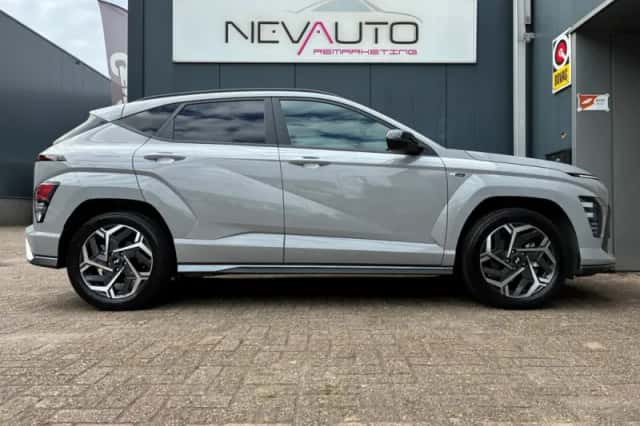 Hyundai Kona (2023) thumbnail 6