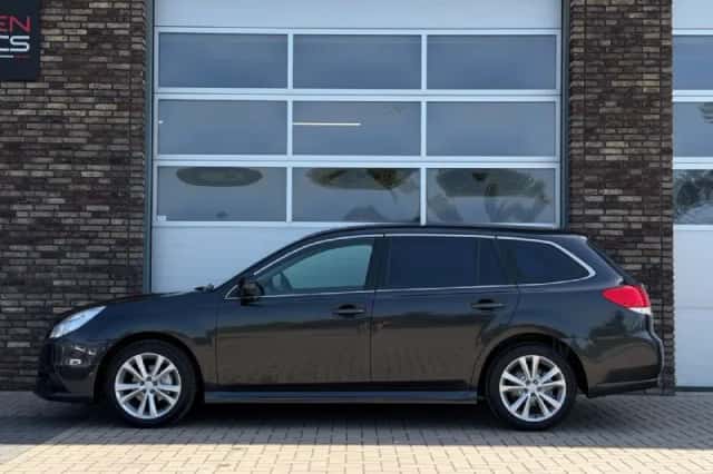 Subaru Legacy (2014) thumbnail 6
