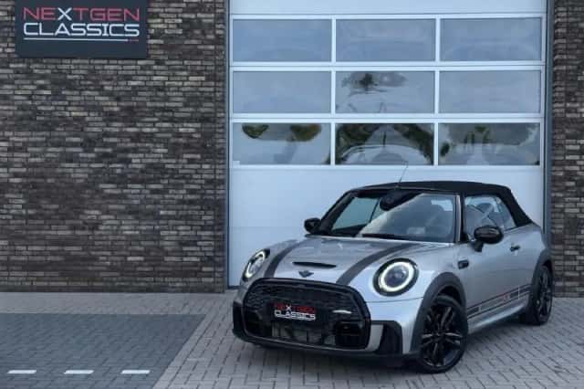 MINI Cabrio (2023) thumbnail 1