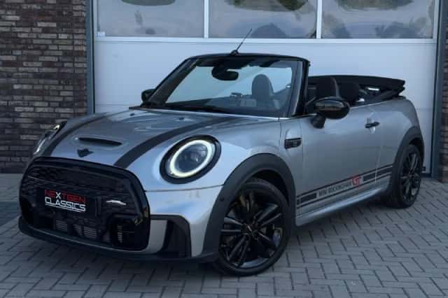MINI Cabrio (2023) thumbnail 2