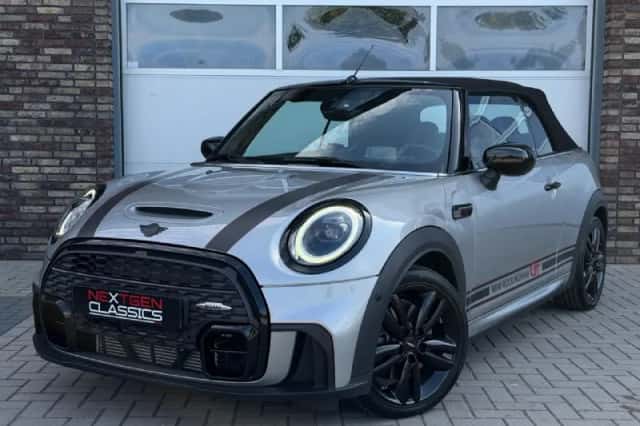 MINI Cabrio (2023) thumbnail 3