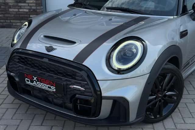 MINI Cabrio (2023) thumbnail 5