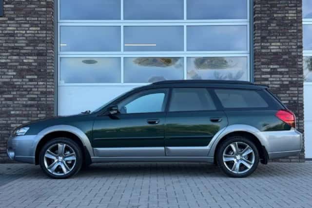 Subaru Outback (2004) thumbnail 5
