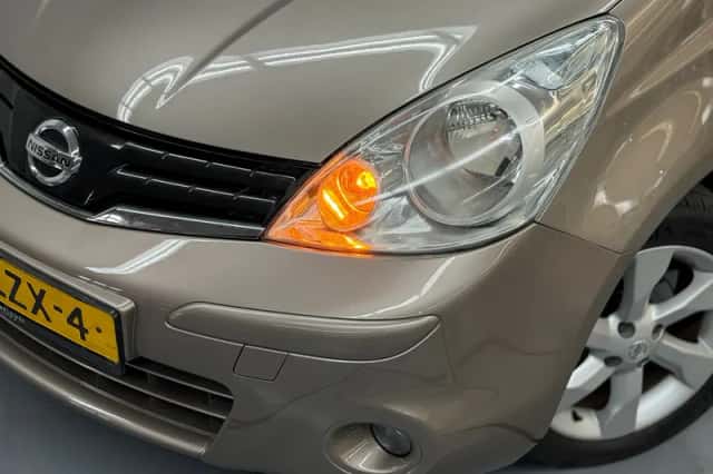 Nissan Note (2010) thumbnail 2