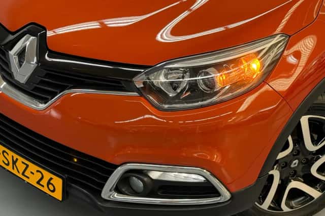 Renault Captur (2013) thumbnail 2