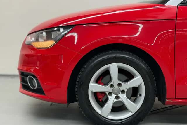 Audi A1 (2011) thumbnail 2