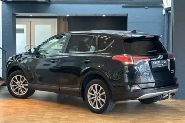Toyota RAV4 (2016) thumbnail 4