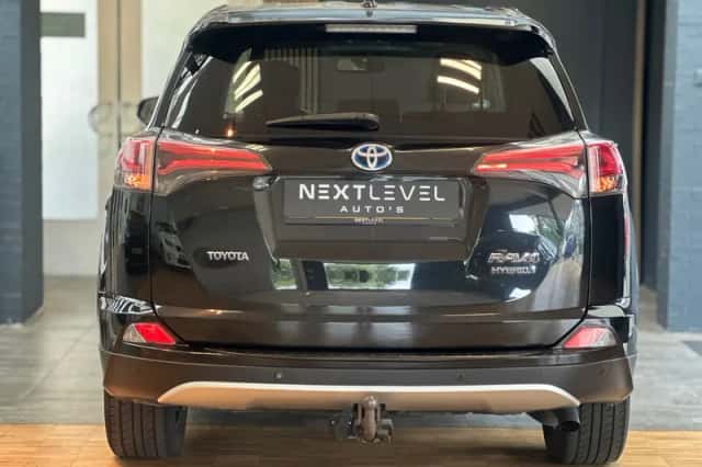 Toyota RAV4 (2016) thumbnail 6