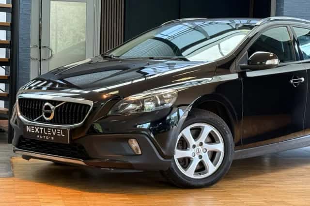 Volvo V40 Cross Country (2016) thumbnail 2